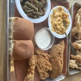 Chicken tender meal Mac and cheese and green beans
