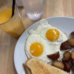 Eggs, potatoes, and toast