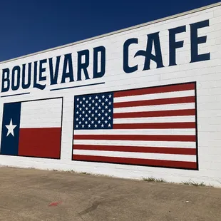 Murals facing Davis Boulevard!