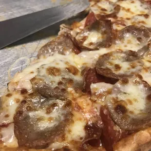 This pepperoni and sausage is a 10