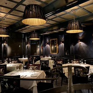 Dining room (landscape)