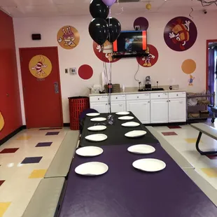 Another party room shot.