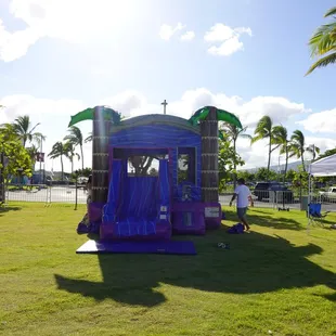 Island themed bounce house at a super affordable price!