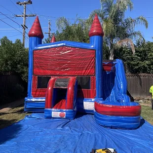Highly recommend this bounce house for your party