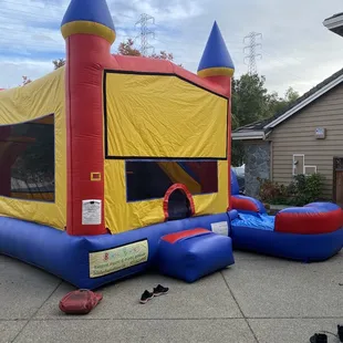 6 in 1 bounce house