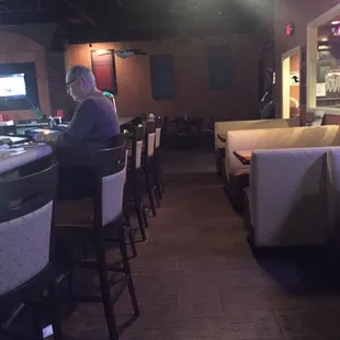 Busy Saturday night...no band=no busine$$