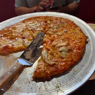 Buffalo chicken Pizza is on point. Tangy and a bit spicy!