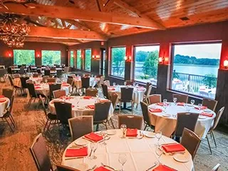 Porterhouse Steak and Seafood - Lakeville