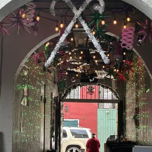 Cute courtyard with holiday decor