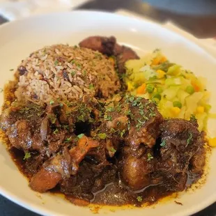 Oxtail, rice and cabbage