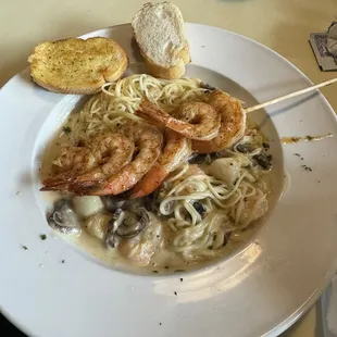 SHRIMP PONCHATRAIN PASTA