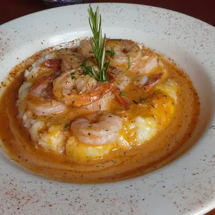 Shrimp and cheesy grits