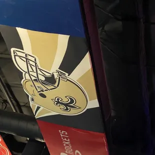 a close up of the logo on the back of a luggage bag