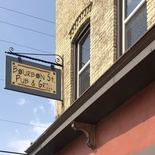 Perfect neighborhood place with really good food!!