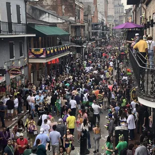 Watching the crowds grow