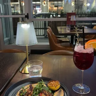 Crab cake and sangria