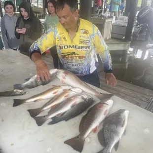 Cleaning fish