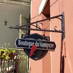 Welcome....come in for a spelll