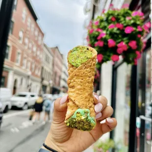 Pistachio Cannoli