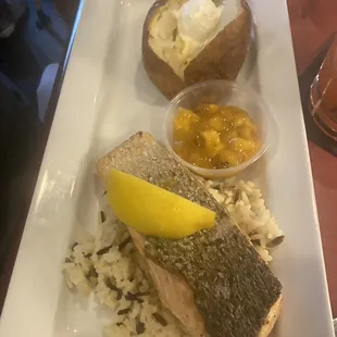 Crispy Salmon with mango chutney