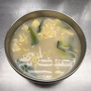 떡국. Ttuk Guk. Rice Cake in beef broth