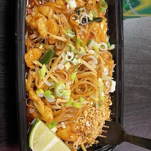 Pad Thai noodle w/ chicken  Delicious