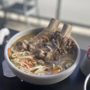 Beef rib noodles (kalguksu)
