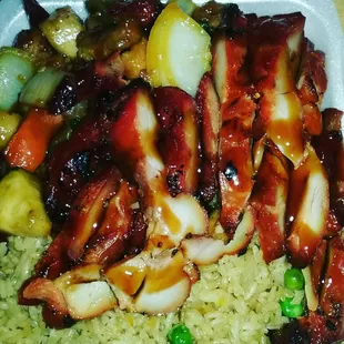 Love this spot! Food is good and fresh. And priced reasonably. I am addicted to their cream cheese wontons!!