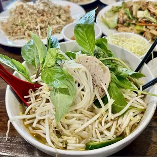 Hue&apos;s Style Spicy Noodle Soup (Bun Bo Hue) DELICIOUS - November 16, 2024