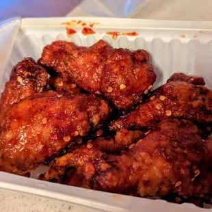 food, chicken wings and fried chicken, bbq wings, chicken, fried chicken wings, poultry, bbq chicken, fried chicken, chicken wings