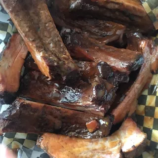 1/4 rack of ribs with 1 dinner side