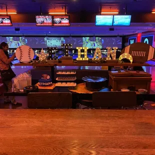 Name set up, as well as a sports theme to match my cake.