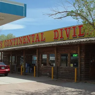 Bowlin&apos;s Continental Divide Travel Center