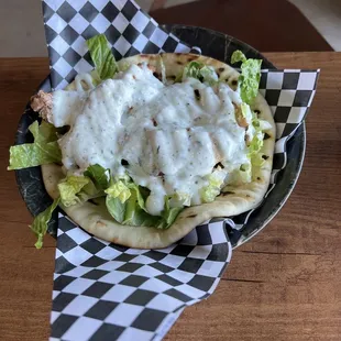 Chicken pita with tzatziki