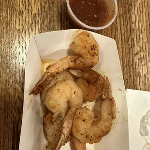 12$ for the Friday special smoked shrimp cocktail? The 6 shrimp didn&apos;t taste smoked, could taste the rub on the cold shrimp tho.