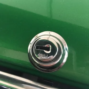 Bought a complete lock set see the word push is upside down. I sent Bowtiebits the invoice and they offered no suggestions/advice. DONT BUY