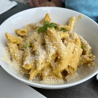 Buffalo Cauliflower Mac and Cheese