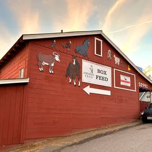 Box Feed Side of Building. Equine feed, pig feed, livestock feed. Entrance in rear of building.