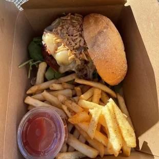 Box burger &amp; fries