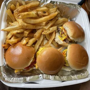 4 cheeseburger sliders and fries