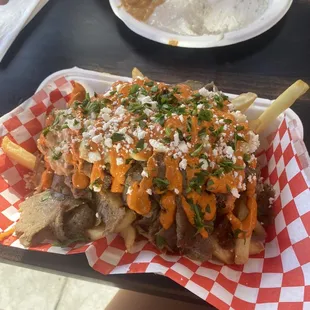 SHAWARMA STREET FRIES - gyro