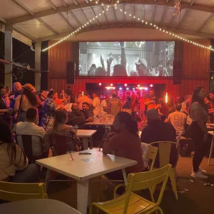 Everyone having a great time!