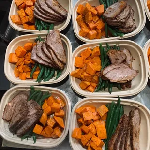 Tri-tip Steak w/ Roasted Sweet Potatoes &amp; Green Beans in Compostable Boxes
