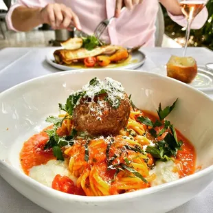 Fresh Spaghetti &amp; Filet Mignon Meatball