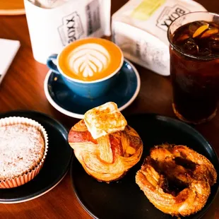 donuts, food, dough desserts