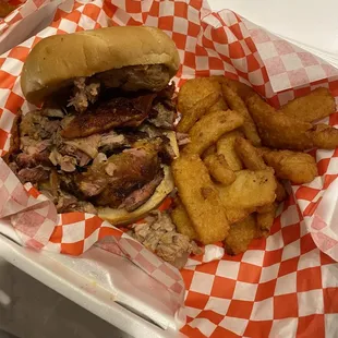 Hot sandwich with Onion Petals