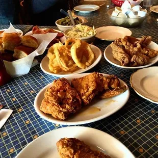 food, chicken wings and fried chicken, bbq wings, poultry, fried chicken wings, chicken, fried chicken, bbq chicken, chicken wings