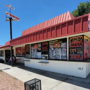 the outside of a restaurant