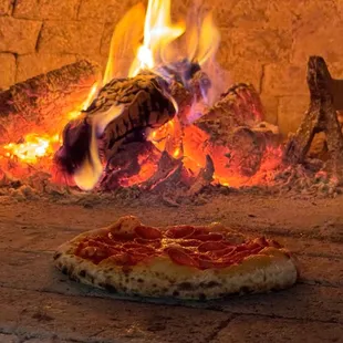 Best wood fire pizza in downtown. Just a few steps from the convention center and a few blocks from Golden 1.