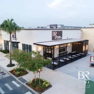 the outside of the restaurant